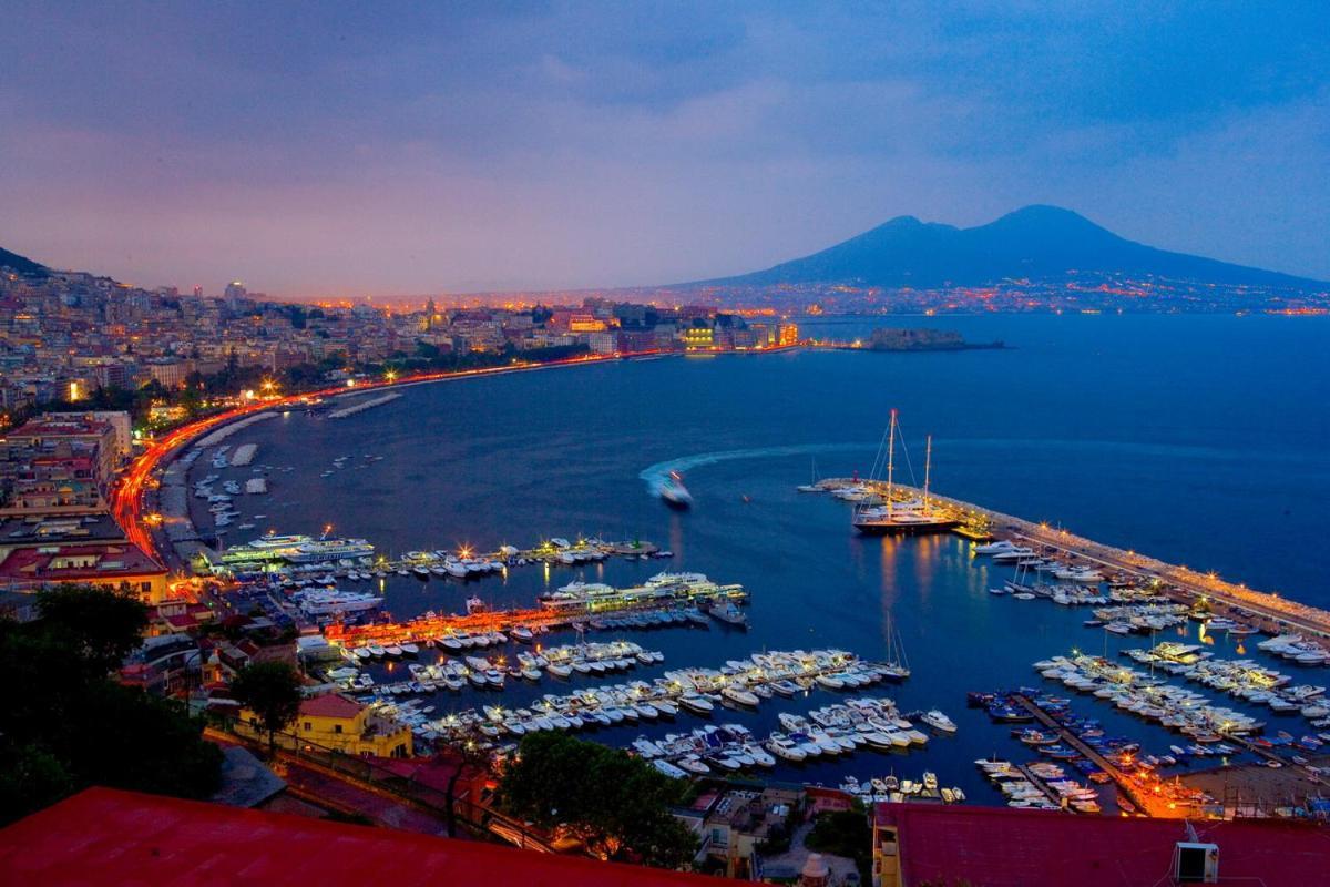 Archihouse Suites Napoli Bagian luar foto